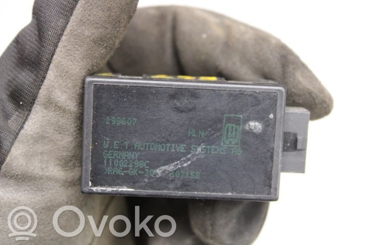Sonstige Steuergeräte / Module   11002298C