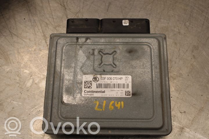 Unidad de control/módulo de la inyección   03F906070HP