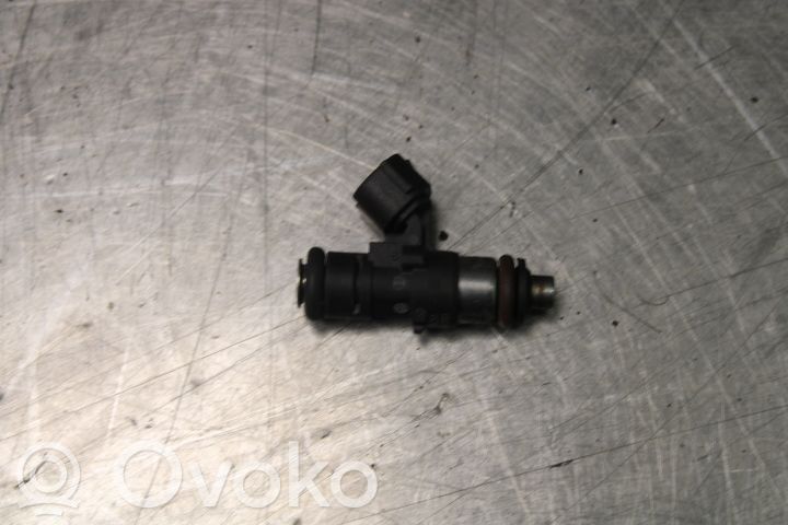 Injector combustibil   0280158251,04C906031D