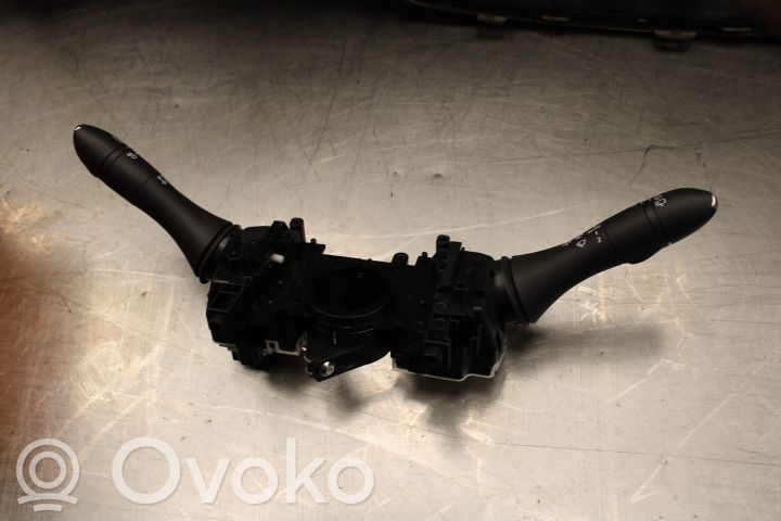 Renault Megane IV Wiper turn signal indicator stalk/switch 