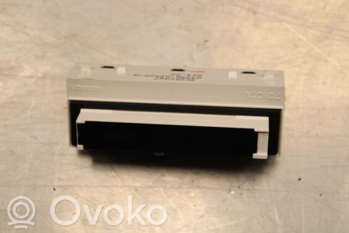 Bildschirm / Display / Anzeige   8395002520A