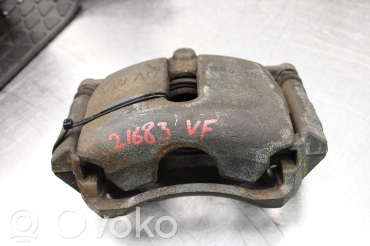 Caliper de freno delantero