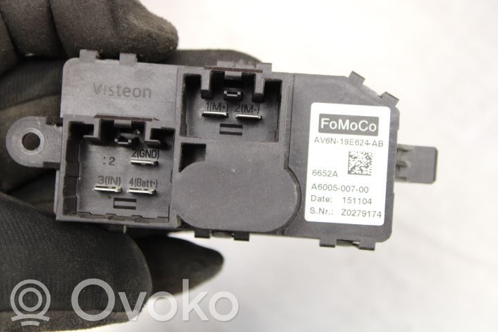 Muut ohjainlaitteet/moduulit   AV6N19E624AB