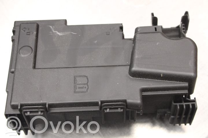 Opel Astra K Módulo de fusible 
