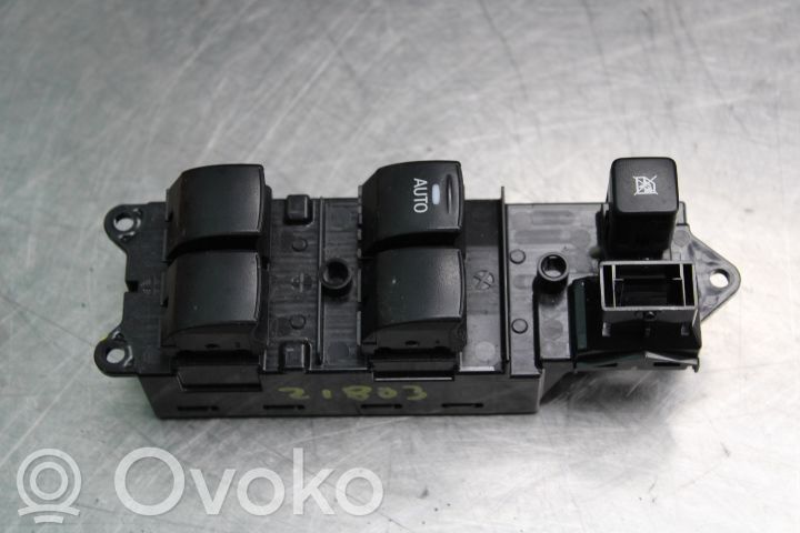 Mitsubishi Space Star Electric window control switch 