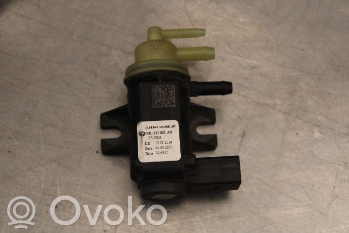 Válvula de vacío   04L131051AH