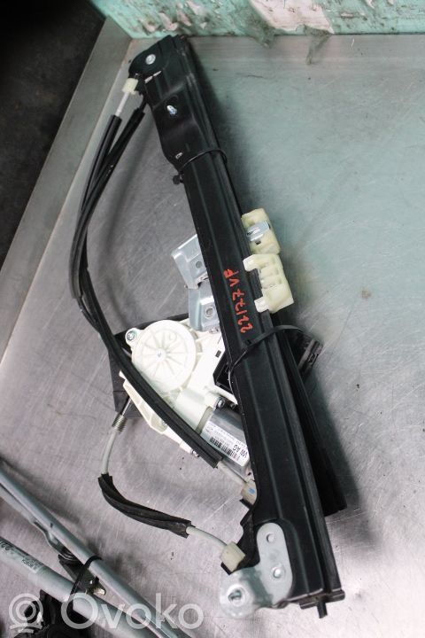 Regulador de puerta delantera con motor