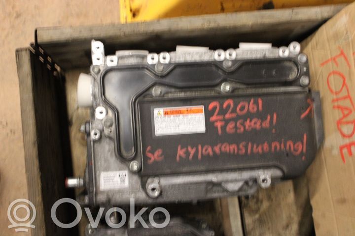 Inversor/convertidor de voltaje   G920028030