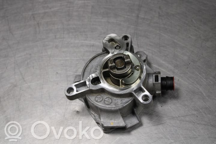 Volvo V40 Pompă vacuum 