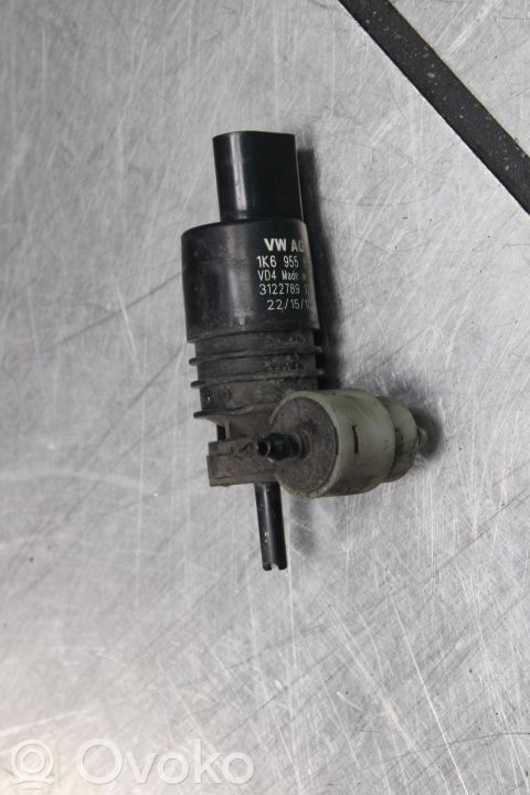 Volkswagen Up Pompa spryskiwacza szyby przedniej / czołowej 