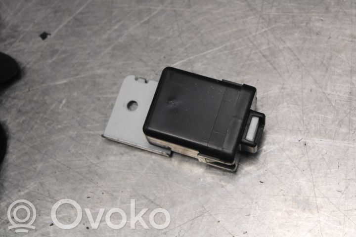 Autres unités de commande / modules   3719061M00