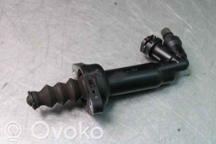 Skoda Praktik (5J8) Kytkimen apusylinteri 