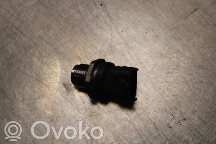Regulator presiune combustibil   0281002863