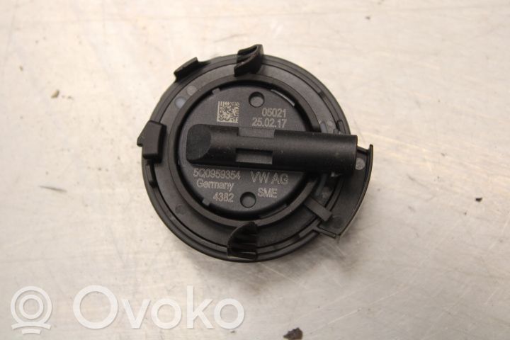 Muut ohjainlaitteet/moduulit   5Q0959354
