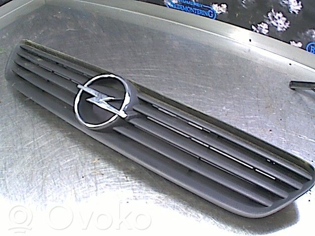 Opel Astra G Mascherina inferiore del paraurti anteriore
