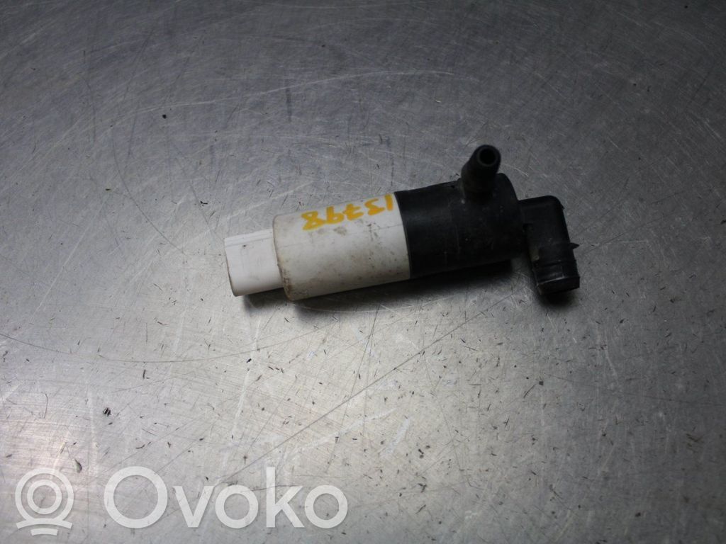 Land Rover Discovery 3 - LR3 Headlight washer pump