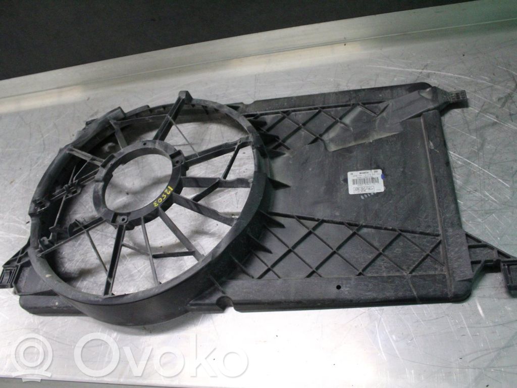 Ford Focus Lüfterzarge 
