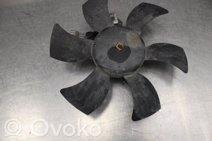 Nissan Navara D40 Elektryczny wentylator chłodnicy 