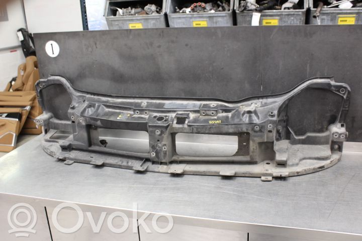 Opel Vivaro Radiatoru paneļa augšējā daļa (televizors) 