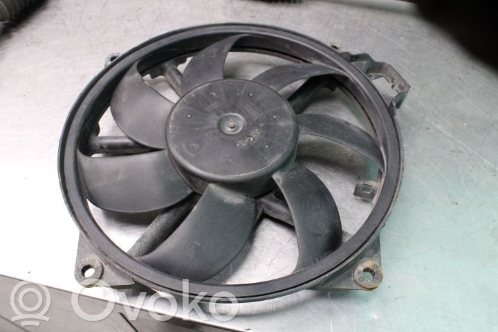 Renault Megane III Elektrisks radiatoru ventilators 