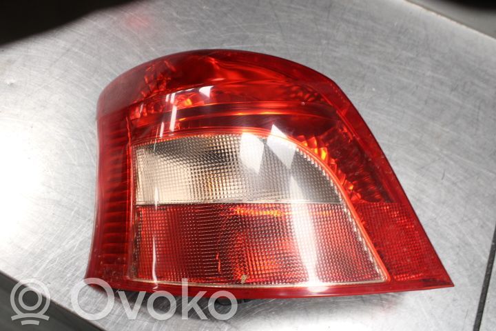 Toyota Yaris Luci posteriori 