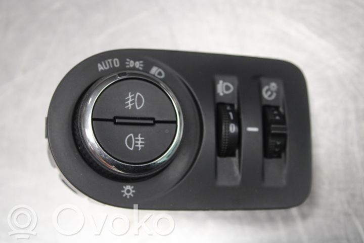 Lukturu slēdzis   39085924