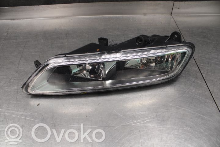 Volkswagen PASSAT B7 Front fog light 