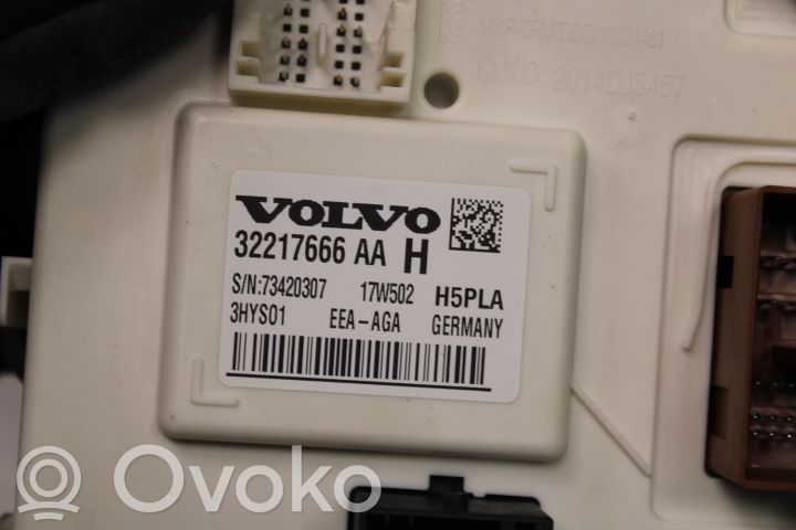 Volvo S90, V90 Módulo de fusible 