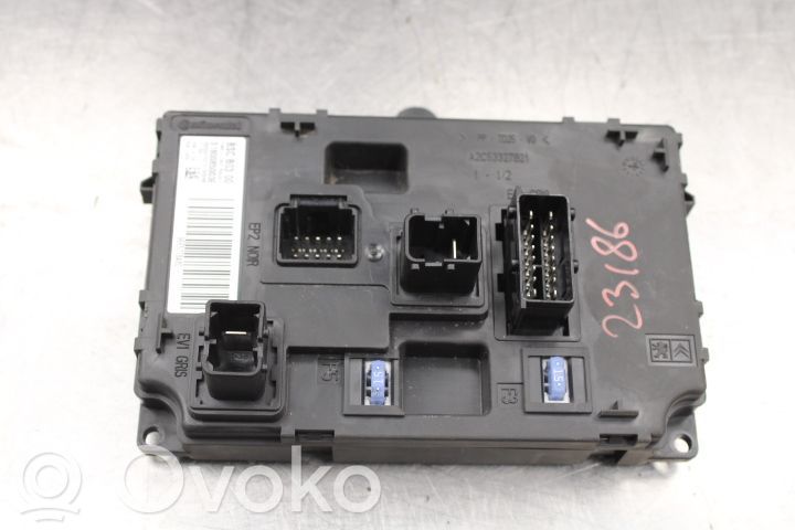 Module de fusibles   S180085003E
