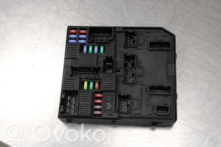 Ramka / Moduł bezpieczników   284B66727R
