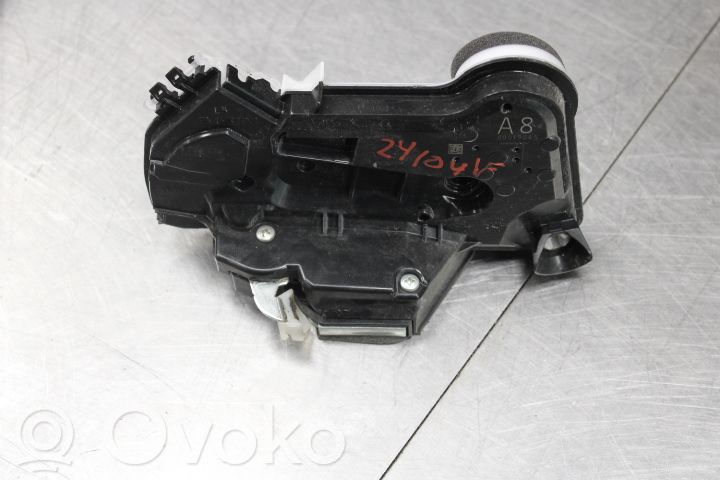 Toyota Camry VIII XV70  Zamek drzwi przednich 