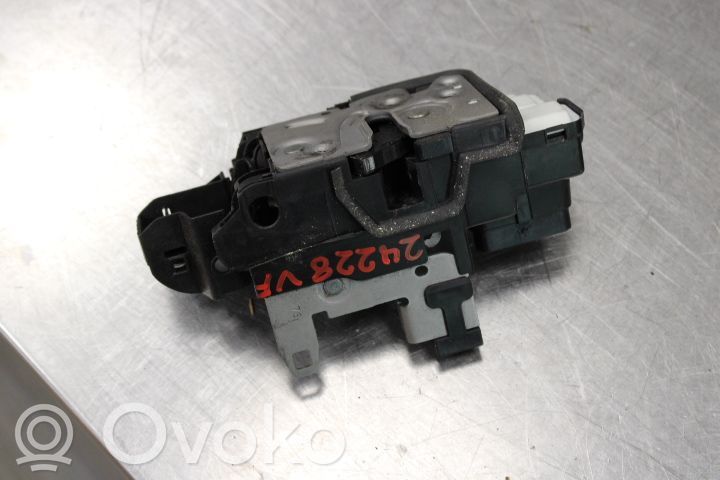 Volvo XC90 Front door lock 