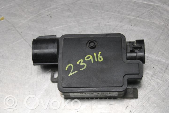 Volvo V40 Coolant fan relay 