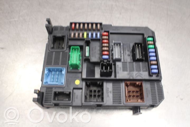 Module de fusibles   9807054180