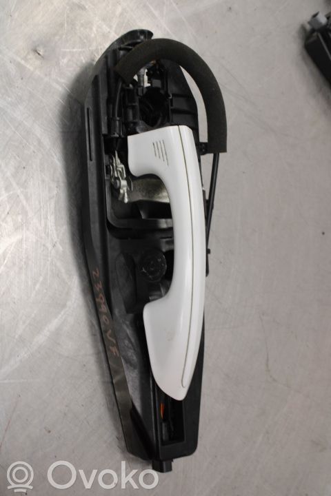 Ford Mondeo MK V Manecilla externa puerta delantera 