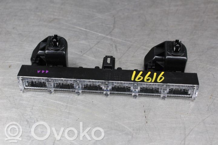 Toyota Auris E180 Luce d’arresto centrale/supplementare 