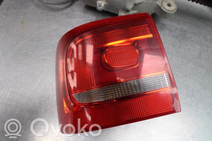 Volkswagen Touran II Lampă spate în caroserie