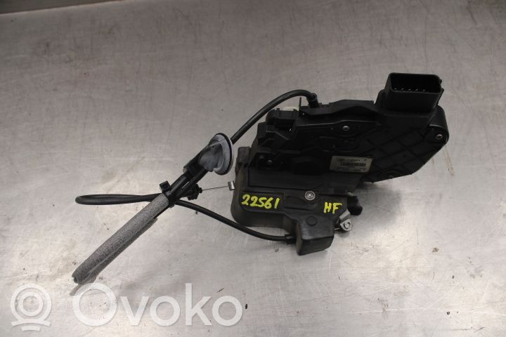 Volvo V70 Front door lock 
