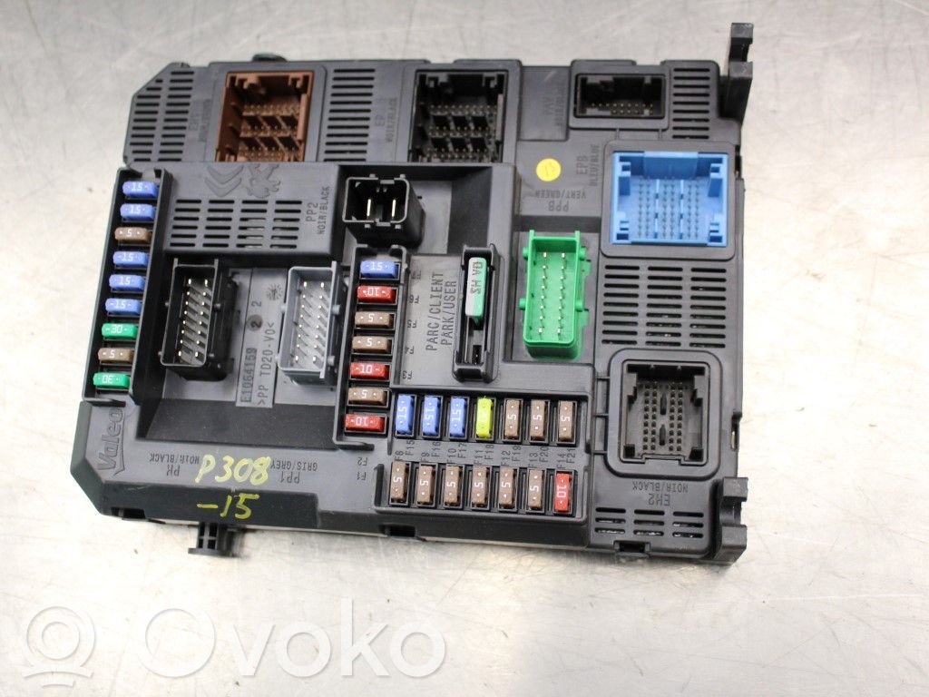 Saab 9-5 Ramka / Moduł bezpieczników 