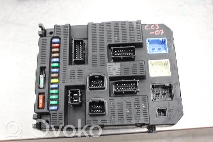 Toyota Hiace (H50, H60, H70) Modulo fusibile 