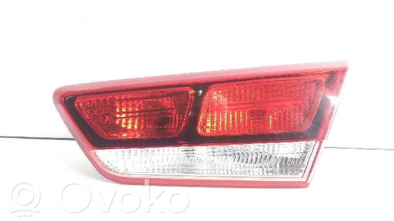 KIA Optima Aizmugurējais lukturis pārsegā 
