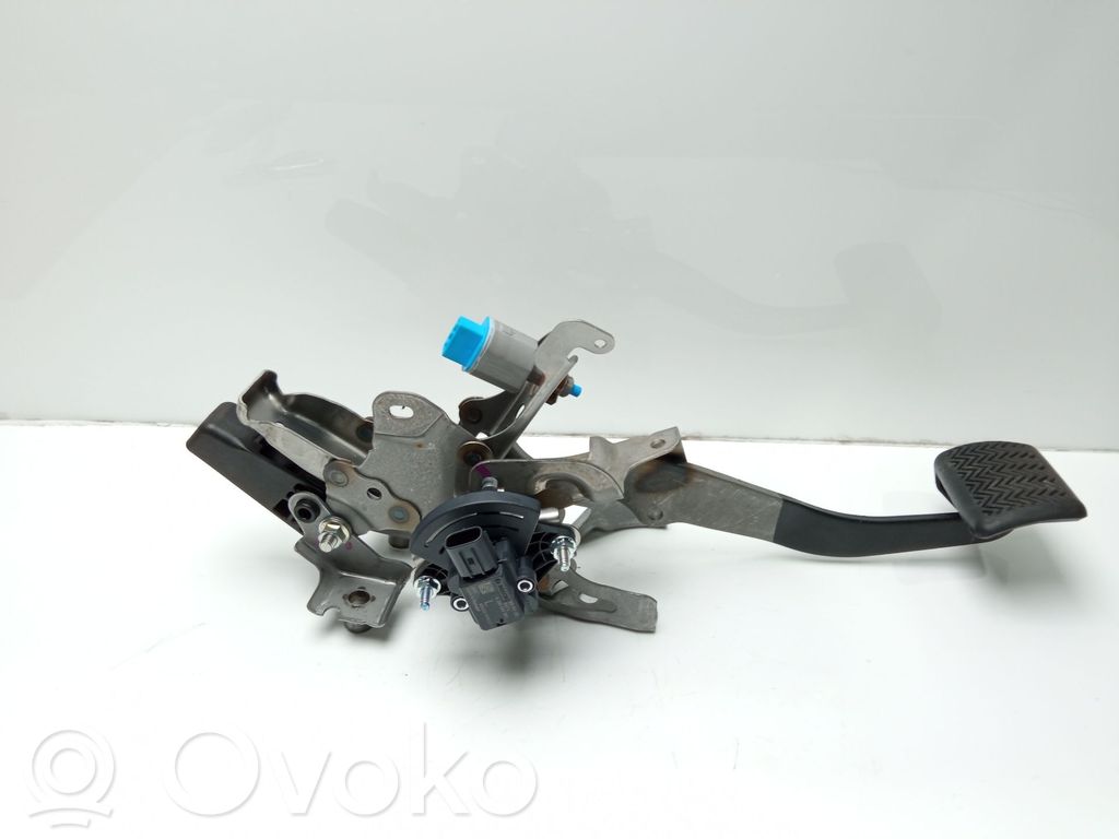 Toyota Yaris Brake pedal 