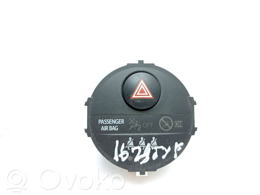 Toyota Yaris Przycisk świateł awaryjnych 
