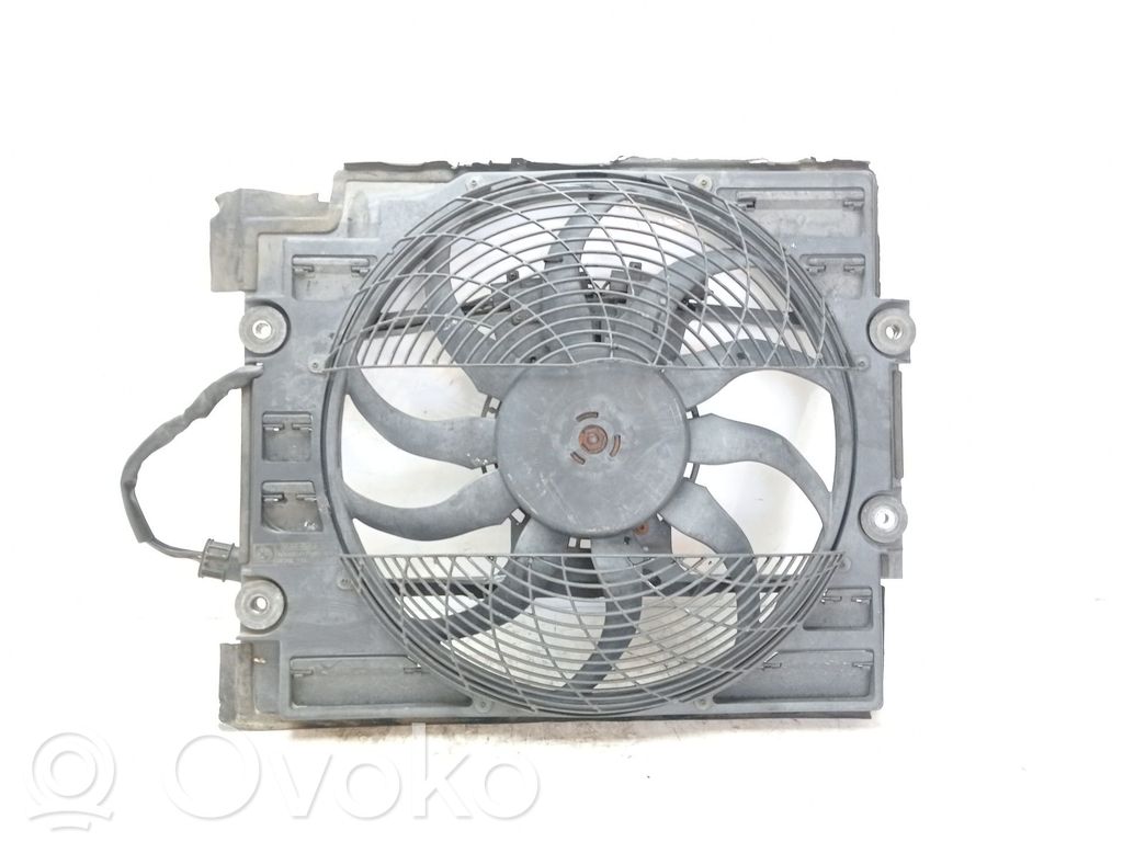 BMW 5 E39 Elektrisks radiatoru ventilators 