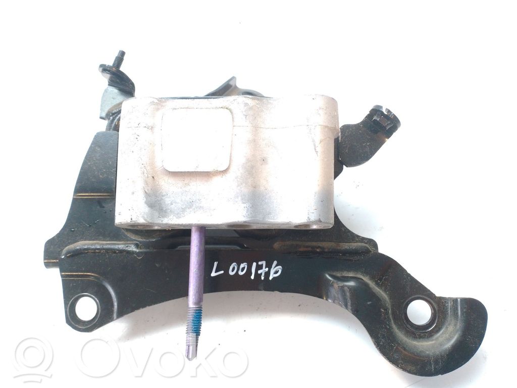 Toyota C-HR I Engine mount bracket 