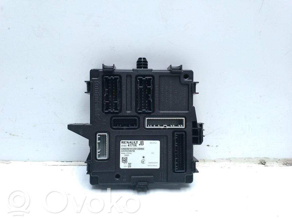 Renault Arkana Comfort/convenience module 