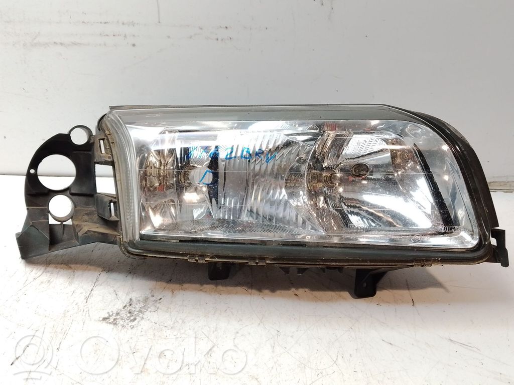 Scheinwerfer   8693560,30744498