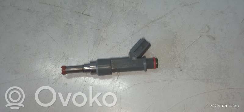 Toyota C-HR I Inyector de combustible 