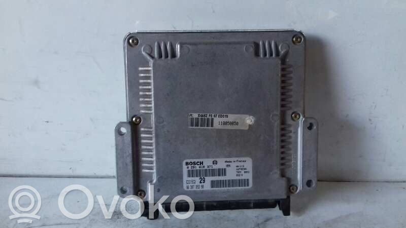 Unidad de control/módulo del motor   0281010371