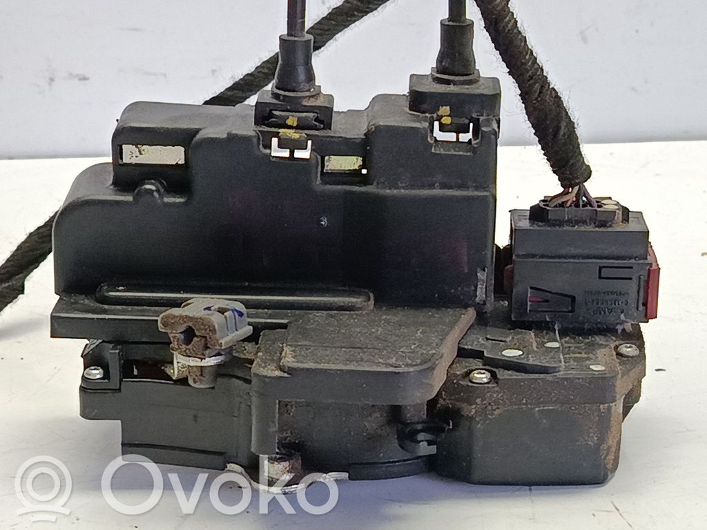Chevrolet Captiva Etuoven lukko 